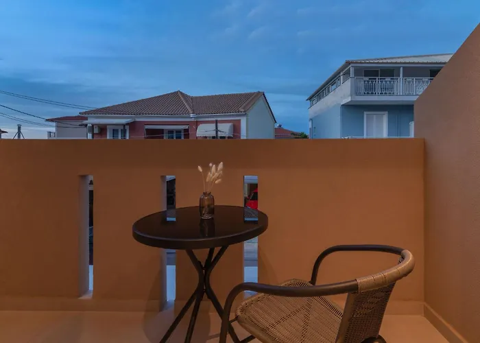 Enigma Rooms - 100M From Alykes Beach, By Zantewize