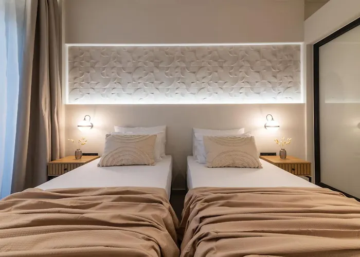 Enigma Rooms - 100M From Alykes Beach, By Zantewize