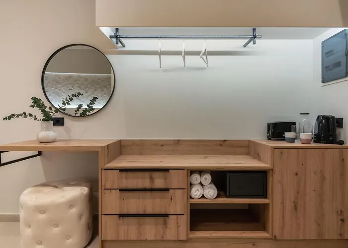 Enigma Rooms - 100M From Alykes Beach, By Zantewize