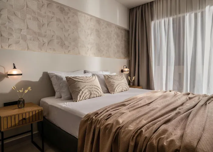 Enigma Rooms - 100M From Alykes Beach, By Zantewize