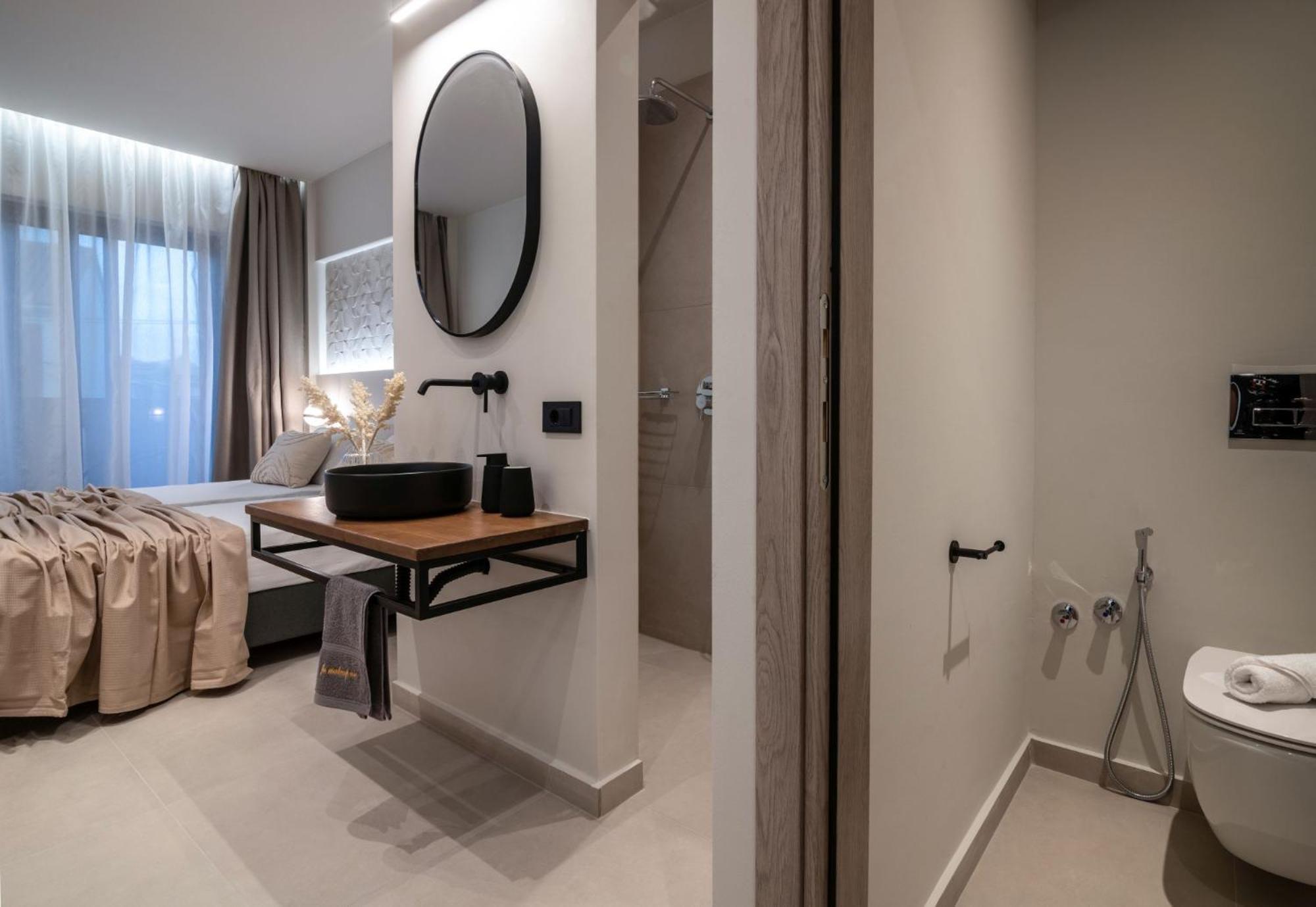 Apartment Enigma - 100m From Beach, By Zantewize *